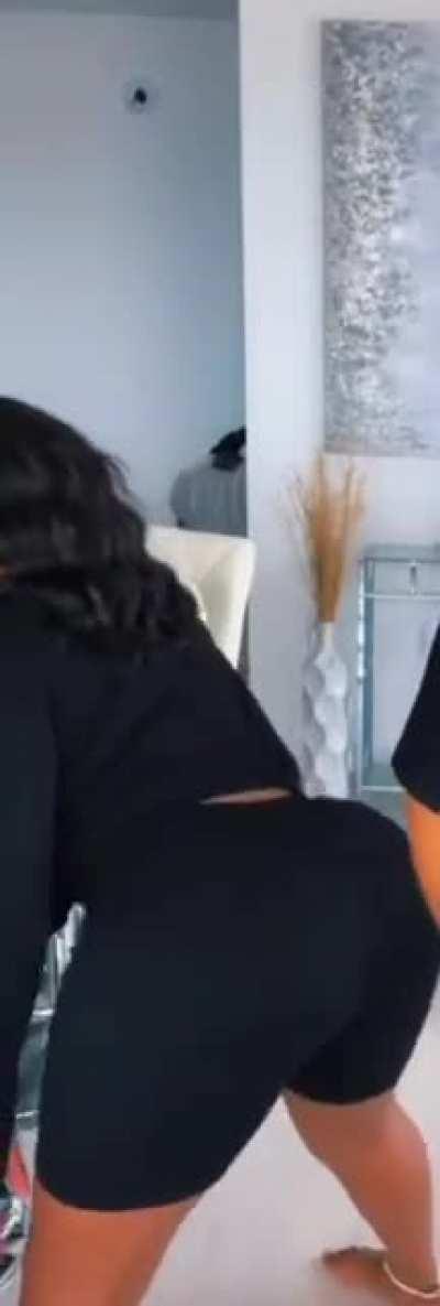 Damn she fine 🍑🍑🍑