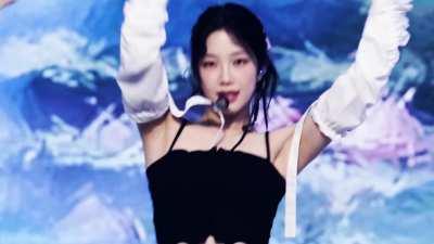 kazuha aka zuha - le sserafim - 'Swan Song' edit Original Stage ‘KAZUHA'