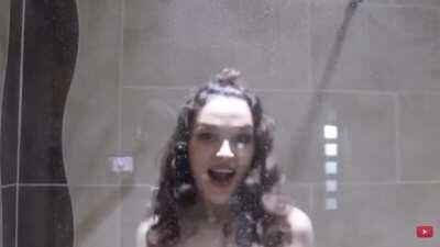 Dunjahh being naughty in the shower 😍😍😍