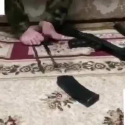 Hands? Who fn needs them?