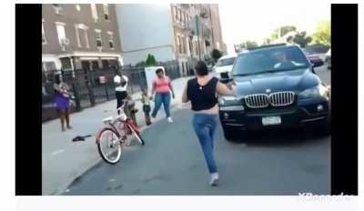 Street fight titties