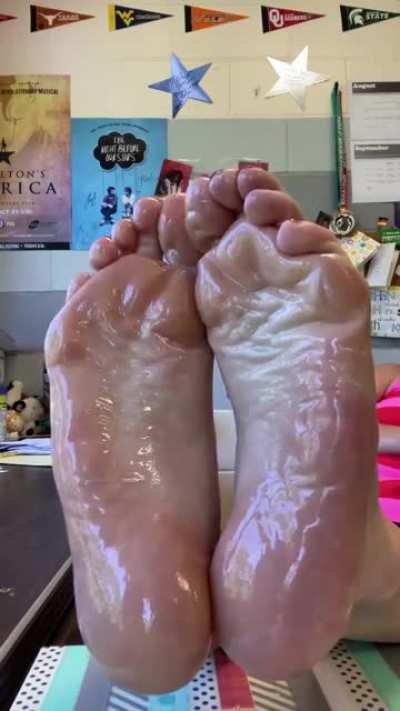Oiled feet at school (first time. Do they look ok?)