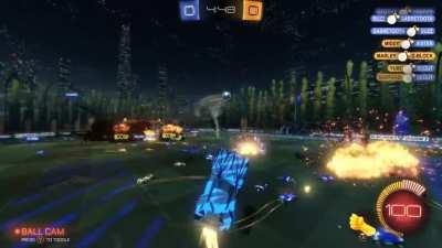 When you wanna create war in Rocket League with 120 bots (the game crashed after the goal)