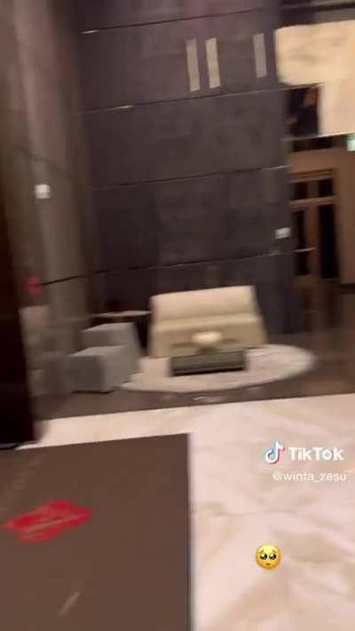 Leaving apartment aesthetic way