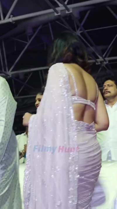 South Milf Anjali finally exposing to stay relevant in the industry, Event ke baad to Producers, Director aur Hero milke iski saree nikal jamke pela hoga 