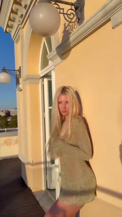 Sun-kissed beauty | IG May 2025