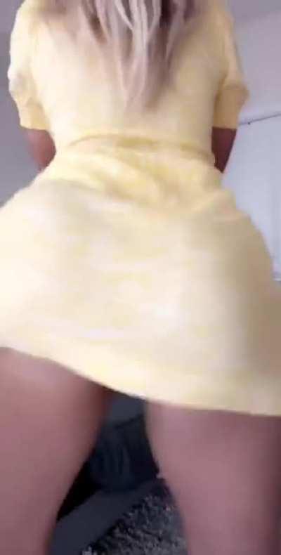 I wish i could post without my panties🤭