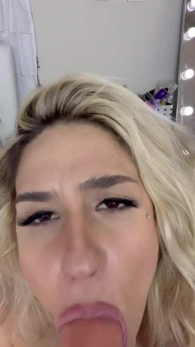 Need to gets a mouthful of cum. Can you?