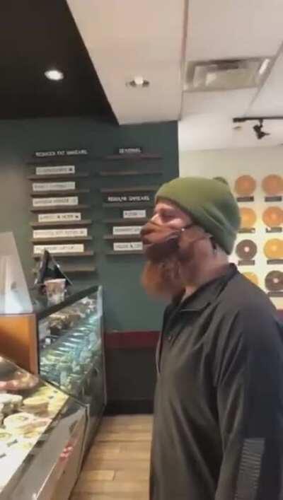 Anti-Masker throws a fit in a Bagel store and tells everyone they need to know their rights!