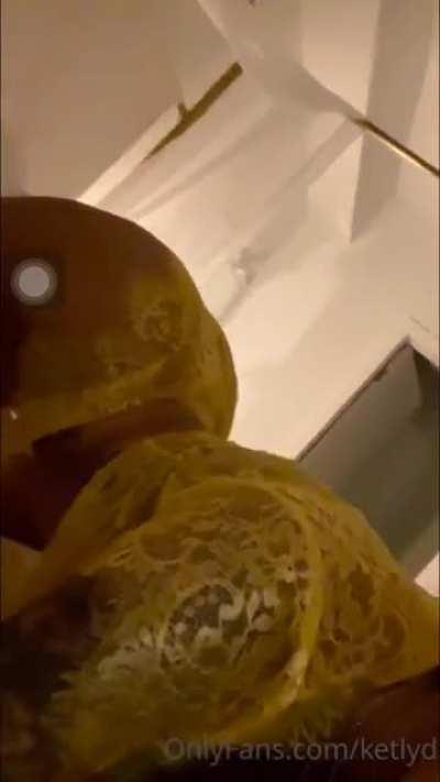 Some ketly twerking, her old IG live was better than anything she ever posted on OF