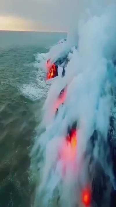 Magma flowing into the Pacific Ocean, Hawaii