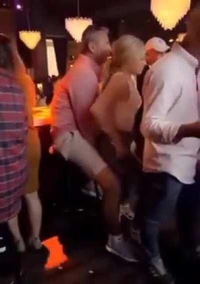 Urban Meyer finally got that Applebee's commercial