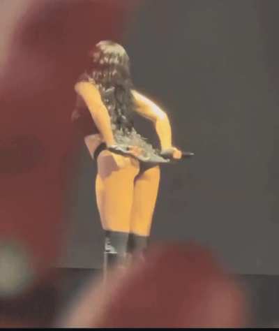 I just can’t get enough of this clip. The way she teases her ass is so hot