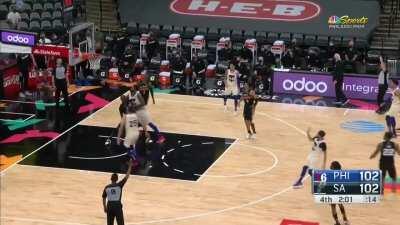 [Highlight] Seth Curry hits the big 3 with 2 to go to improve to 6/6 from 3