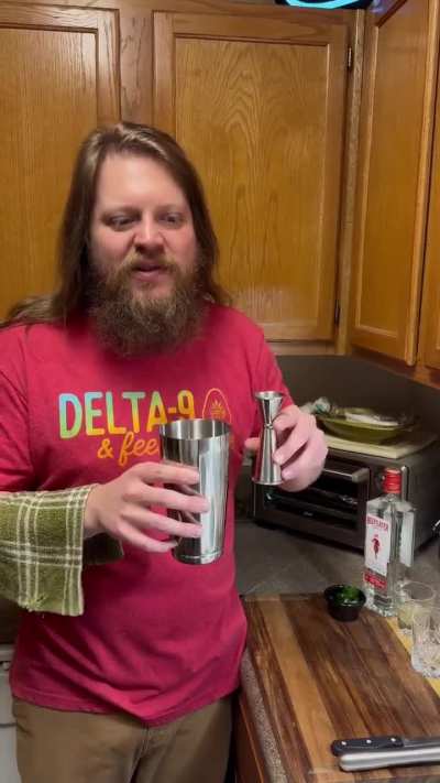 authentic bee sting cocktail 😎