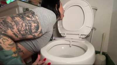Ivy Lebelle is a Toilet Licking Whore