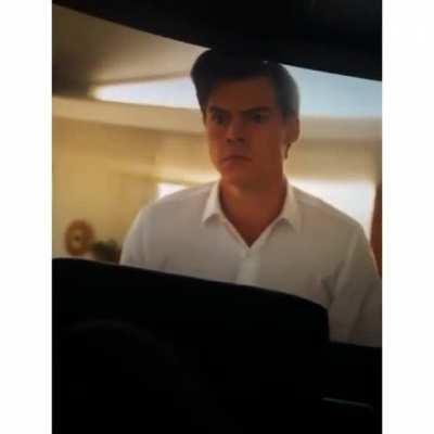 A clip of fans giggling at Harry's peformance in DWD is going viral