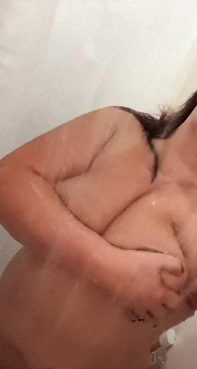 Cum and tease me. Subscribe for a good time. I take requests and I try to post every day if not every other day. 💋😈🍆🤤