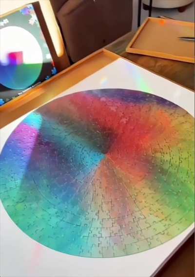 Color changing puzzle that broke my brain