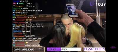 Italian guy threeway kiss 