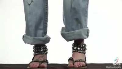 How to look like a rocker chick