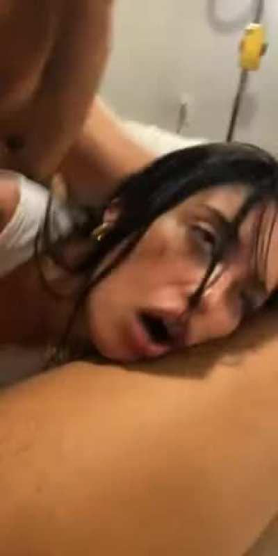 [Reddit] Sharing her not going the way you planned? 😏 (Looking for other alphas)