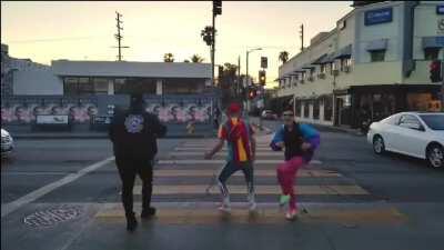 stüpid gayreek they can't even make a gööd söng