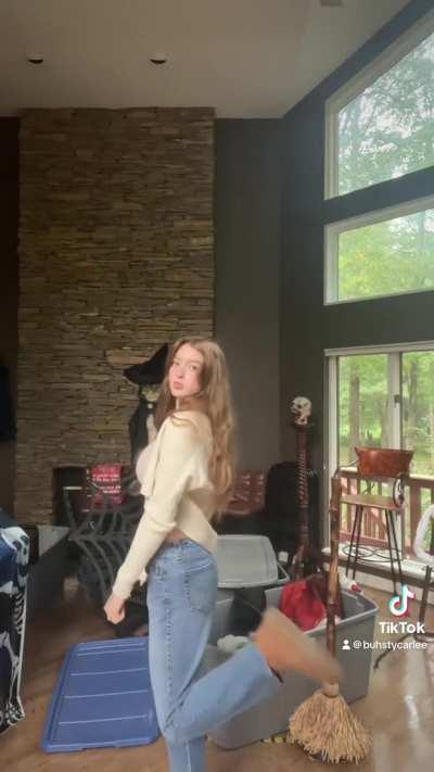 @buhstycarlee a 10/10 