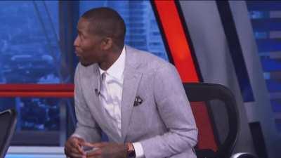 [Highlight] Kenny beats Jamal Crawford to the big board using misdirection