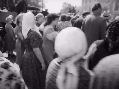 This shot from the Soviet war film “The Cranes are Flying” is incredible camerawork for 1957.