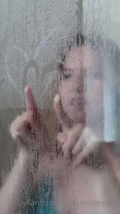 „Habe für die nächsten Tage ein paar Fotos aus der Dusche geshootet, hehe“ - kel