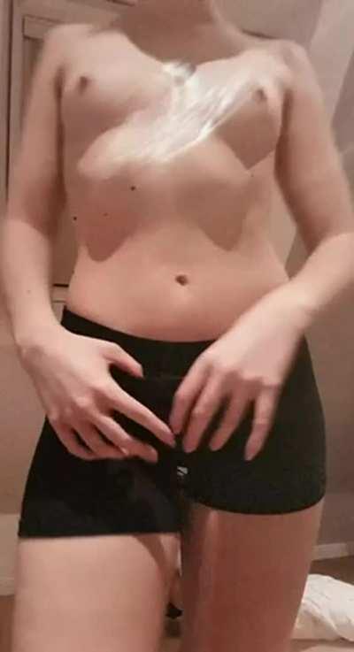 18yo [F4M] Need a dick rn!🍆