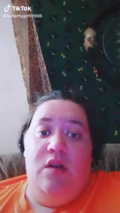 she's barely even lipsyncing it