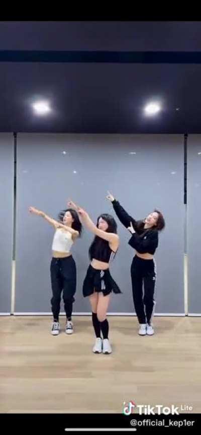 [211116] Yujin, Youngeun & Bahiyyih