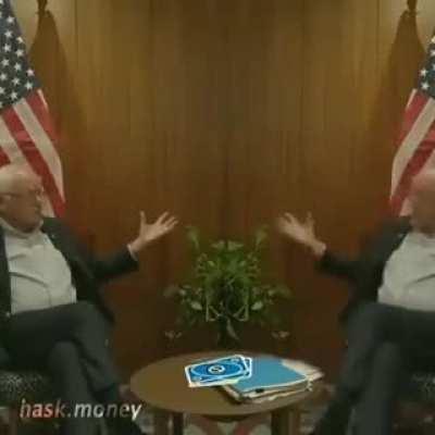 Dois homens apenas jogando uno