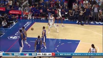 [Highlight] Known post maestro Moritz Wagner spins off of Niang and gets Embiid to bite on the pump fake for an And-1.