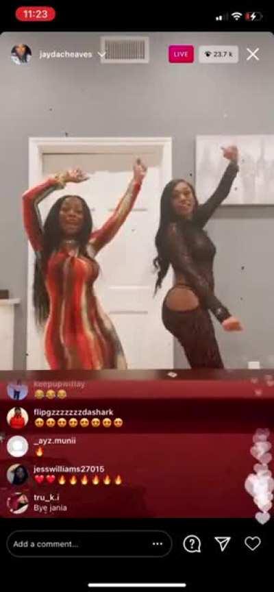 Throwback Jania and Jayda🍑😫