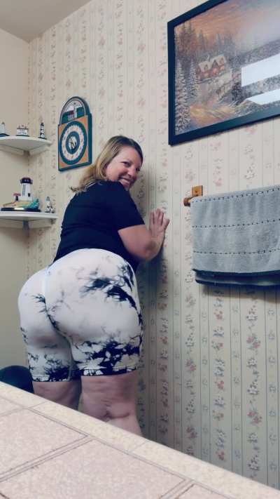 This 210 pound ass is ready to smother you with my farts. 💨 Think you’re ready? 😈