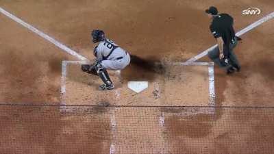 [Highlight] Gary Sanchez somehow misses the tag on Jonathan Villar at the plate and the Mets tie this game at 1-1