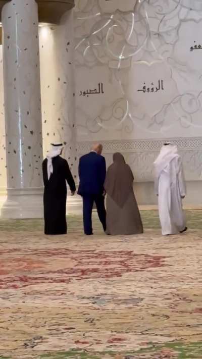 President Trump arrives at the Sheikh Zayed Grand Mosque in the United Arab Emirates