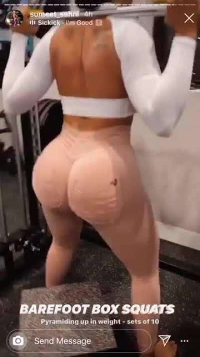 Fat fucking ass🤤🤤