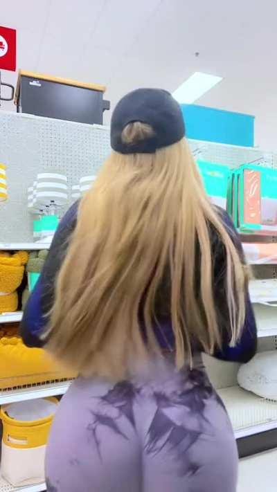 Tienen alguna fantasÃ­a con ari? ð¤¤