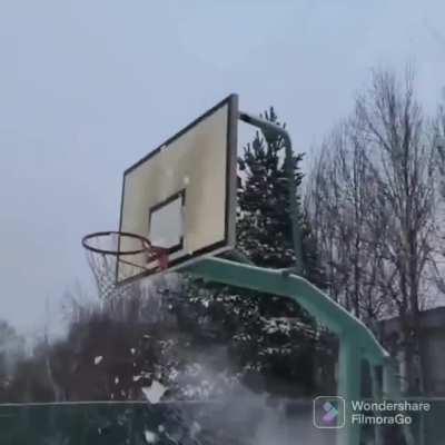 to bounce a snow ball