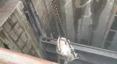 Neulich in der Voest ein Abwasserrohr war verstopft