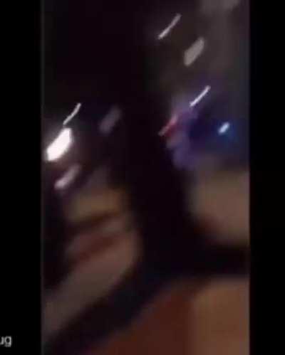 Este policía ganó todo, denle las llaves de internet y que lo cierre cuando se vaya.