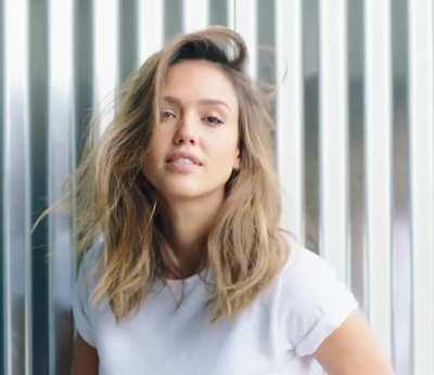 Damn, Jessica Alba is sexy