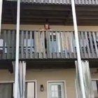 How To Make A Girl Laugh In 3, 2, 1....