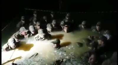 O povo:. Ah, meu Deus! O exército vai mesmo dar um golpe na nação! O exército: