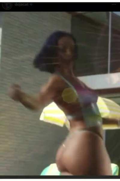DojaCat sexy bod in Slomo 🤤