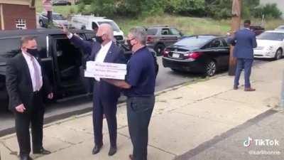 Joe Biden heckled by PA man on roof as he arrived in Scranton. “Hey Joe you finally made it out of the basement!!” 💀